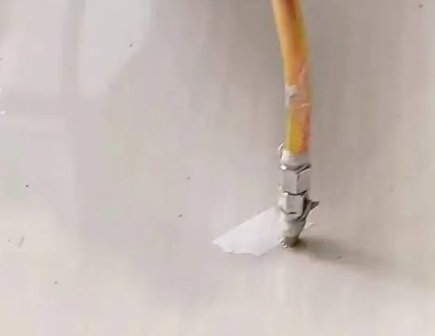 淮北瓷砖空鼓维修公司专业解答在瓷砖铺贴过程中，如果使用的砂料过粗（如全部使用了粗砂），可能会导致以下问题